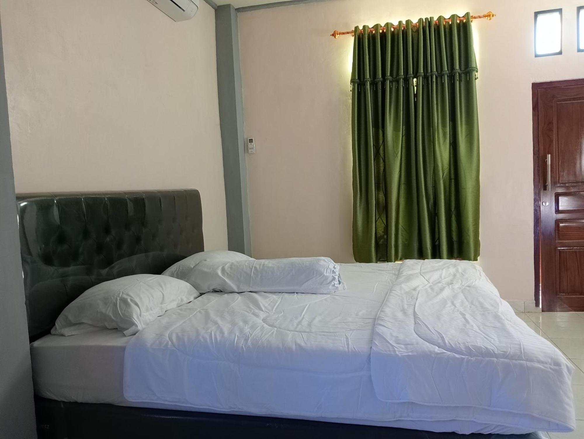 Yusilver Guest House 라부안 바조 외부 사진