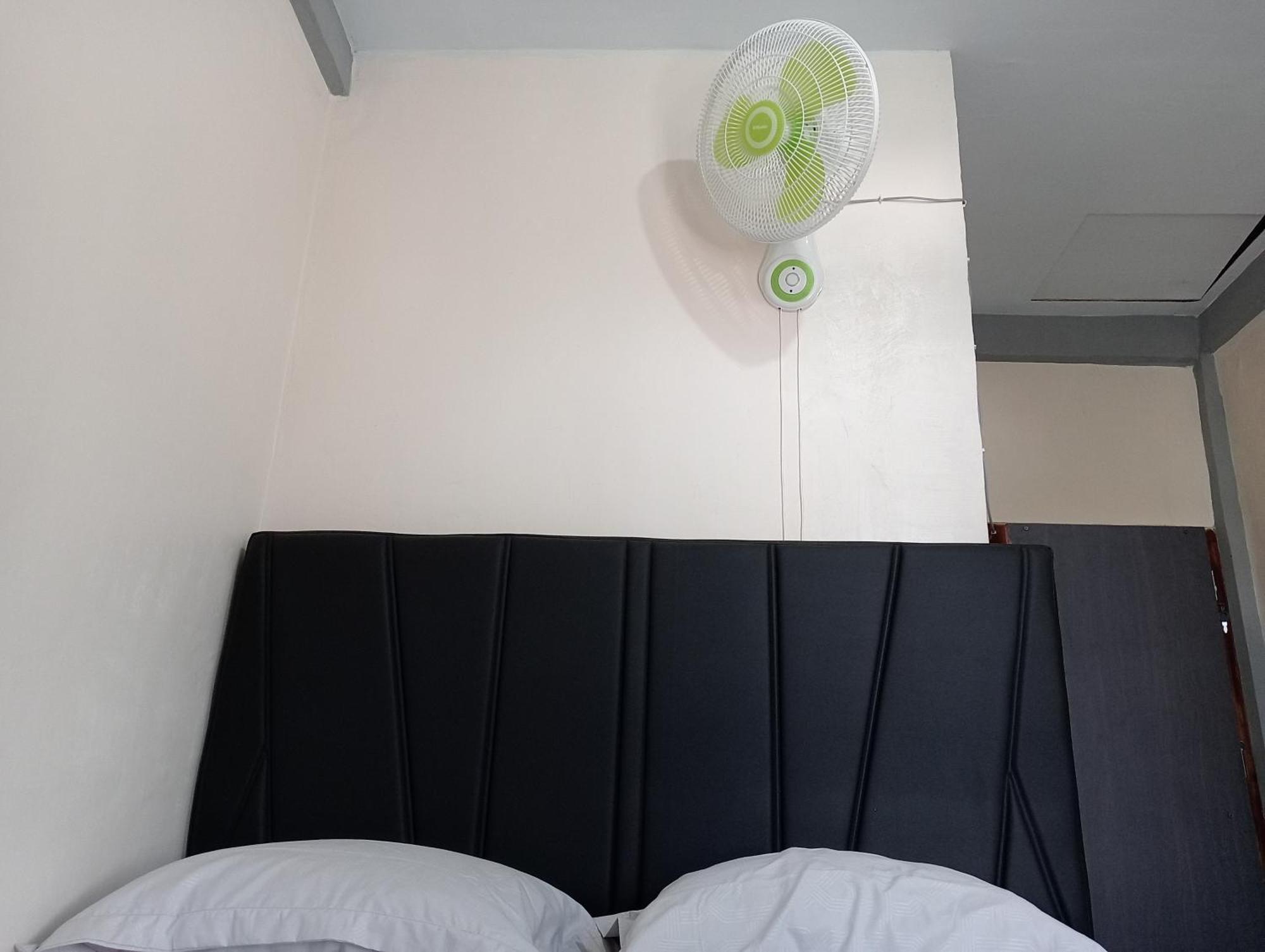 Yusilver Guest House 라부안 바조 외부 사진