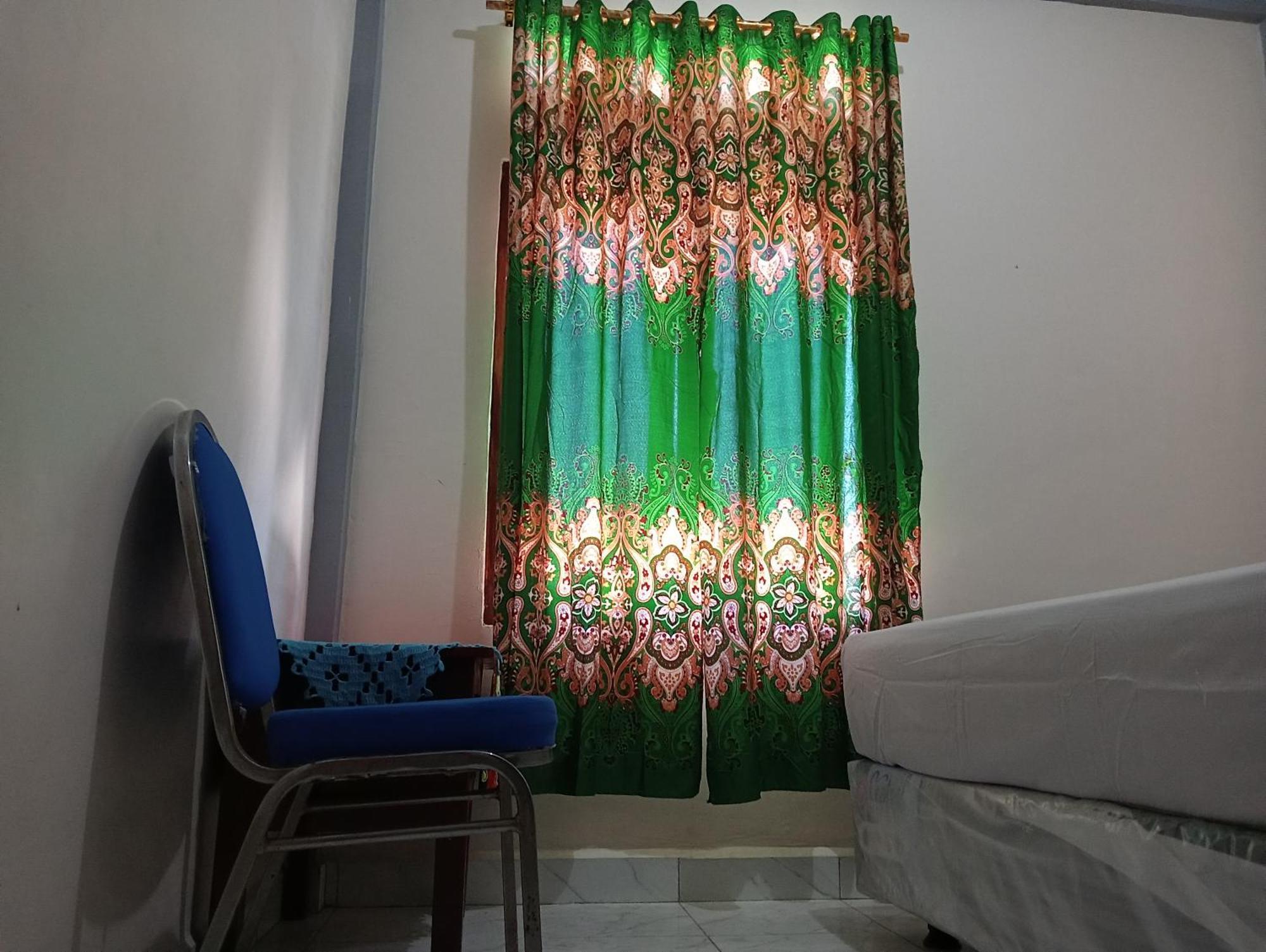 Yusilver Guest House 라부안 바조 외부 사진
